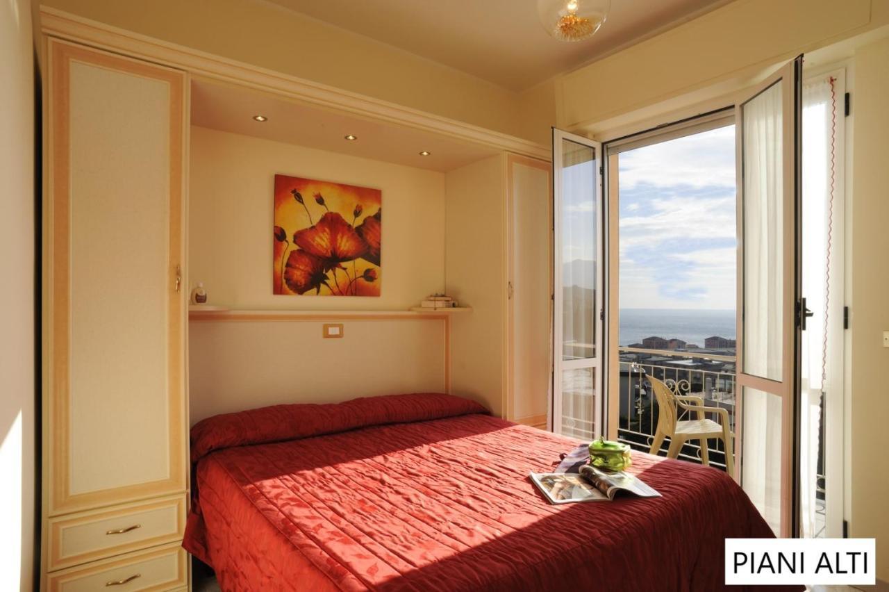 Residence Bellevue Apartments ปิเอตราลิกูเร ภายนอก รูปภาพ